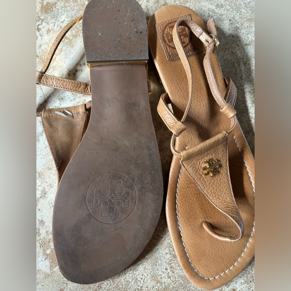Tory Burch Tan Leather Logo minimalist Thong Sandals - Picture 4 of 7